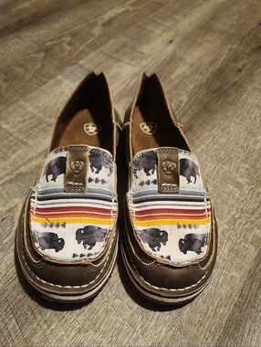 Size 7 Womens ARIAT Slip-On Shoes